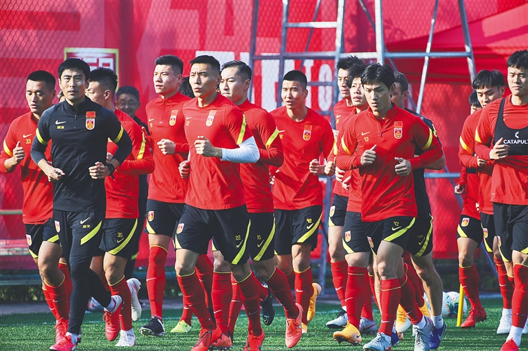 门兴格拉德巴赫4-0大胜奥格斯堡