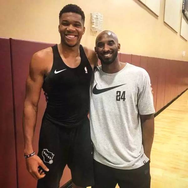 详解棒球规则中的观众干预比赛判定