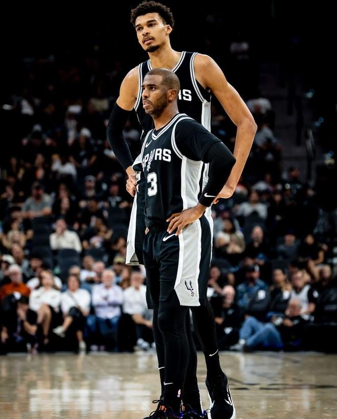 NBA重罚杰伦·布朗35万美元，怒批裁判判罚引发广泛争议