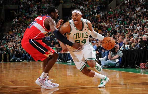 西伯恩借挡拆过人 突入起飞双手暴扣