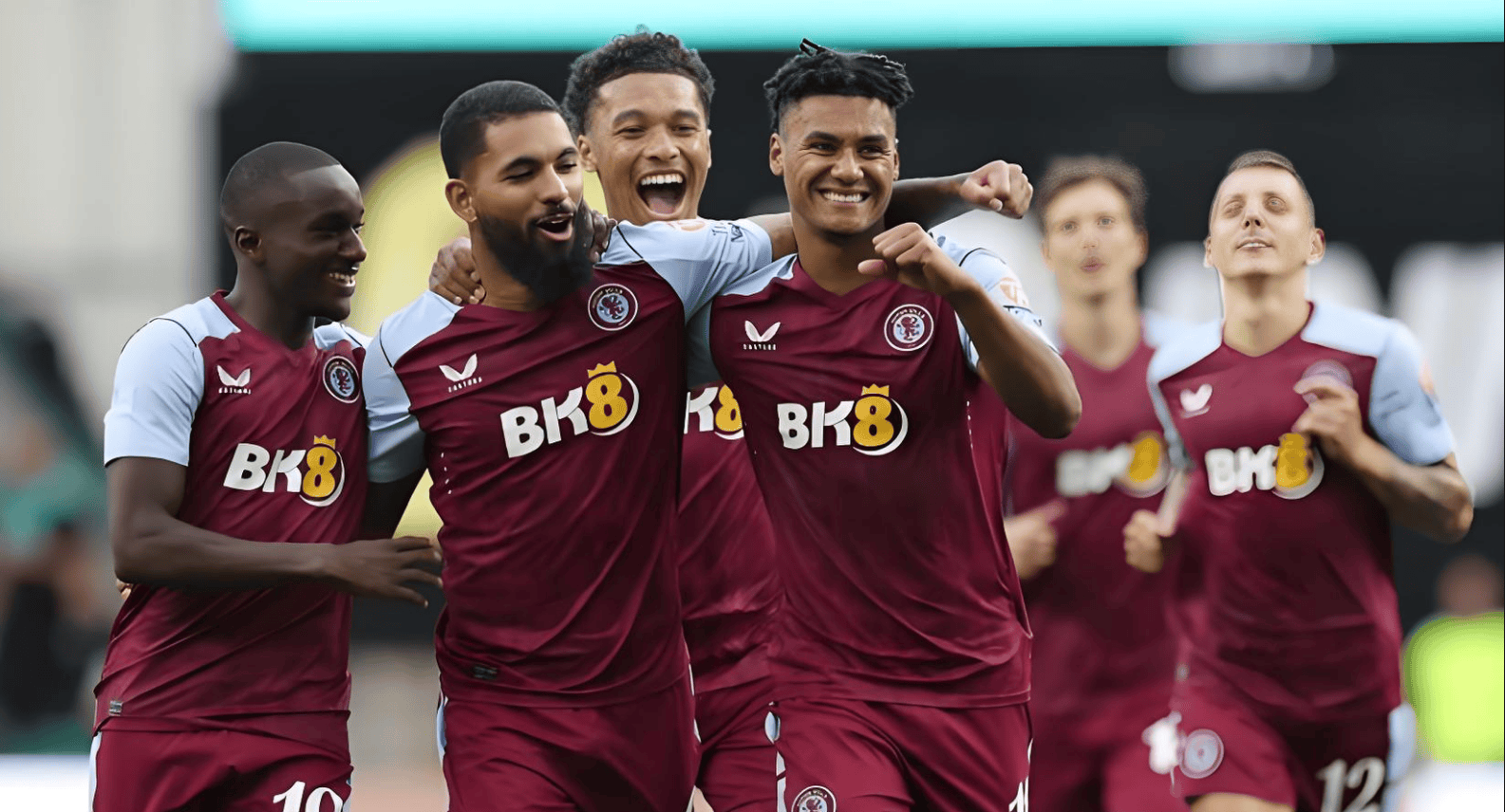 深圳男篮聘请澳大利亚教练凯利任2025-2026赛季主教练，阵容以本土核心为主，阵容实力强劲。