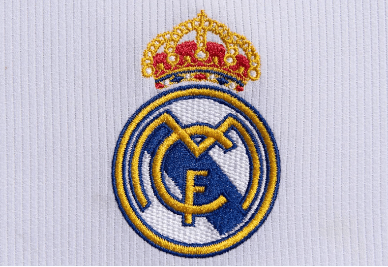 足球中超裁判误判引争议，官方深夜发布说明